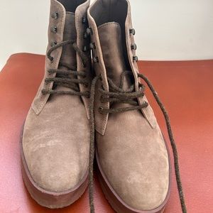Jennie Kayne Oiled Leather Canyon Boot. Excellent condition. No signs of wear.